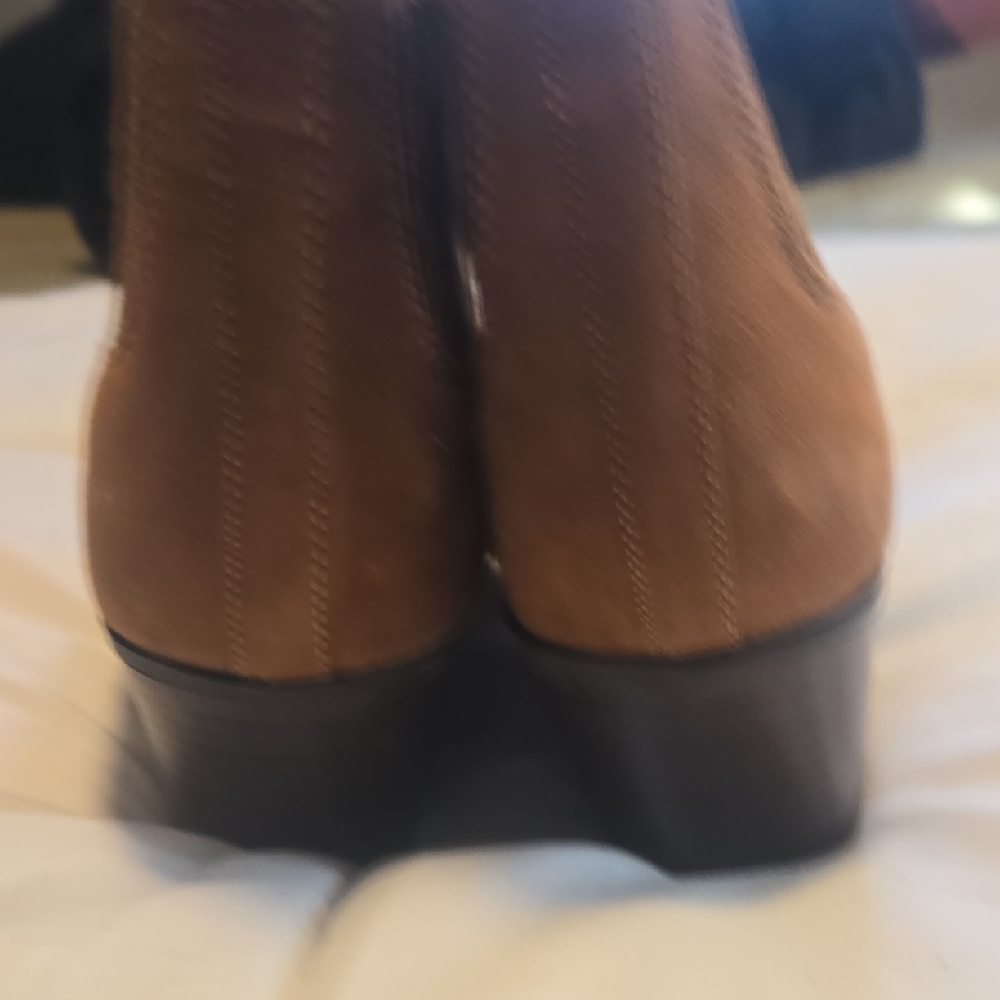 London Rag Suede Ankle Booties - Picture 5 of 6